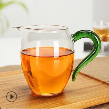 Ceșuță Gongfu din borosilicat gros cu mâner și gură de turnare elegantă
