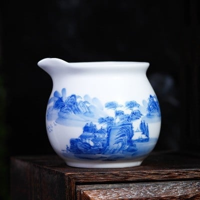 Ceșcă porțelan albastru-alb, pictată manual, Jingdezhen, cu peisaj, pentru set de ceai Kung Fu