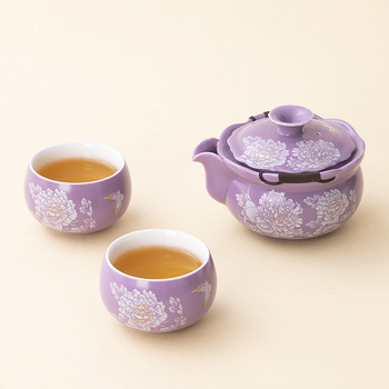 Ceainic ceramic mov cu mâner de prindere, parte a setului de ceai Kung Fu, cutie cadou