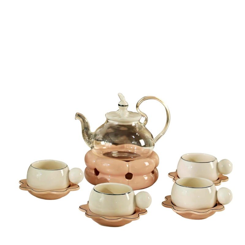 Set elegant de ceai pentru după-amiază, ceainic ceramic și cești pentru ospitalitatea acasă