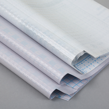 Set complet de huse autoadezive transparente cu aspect mat, rezistente la apă, pentru ciclul primar și gimnazial; dimensiuni: mare 35x47 cm, mediu 30x43 cm, mic 25x34 cm