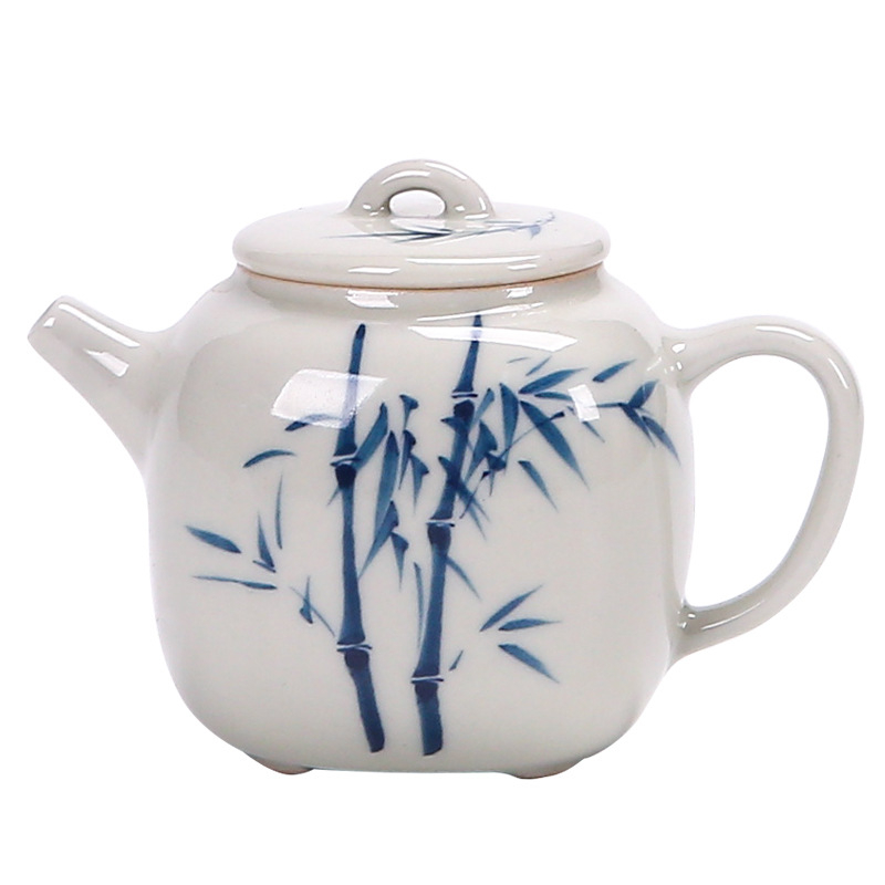 Ceainic ceramic pictat manual, mic, cu culoare sub glazură, pentru uz personal