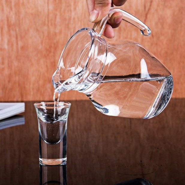 Decantator din sticlă groasă pentru vin roșu și băuturi spirtoase, robinet cu gură de rață, 500 ml