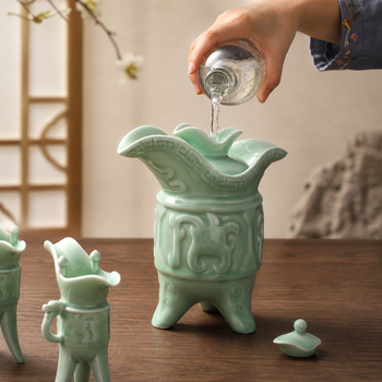 Set de vin din porțelan celadon, în stil chinezesc nou, cu pahare cu trei picioare și distribuitor vintage pentru încălzirea vinului