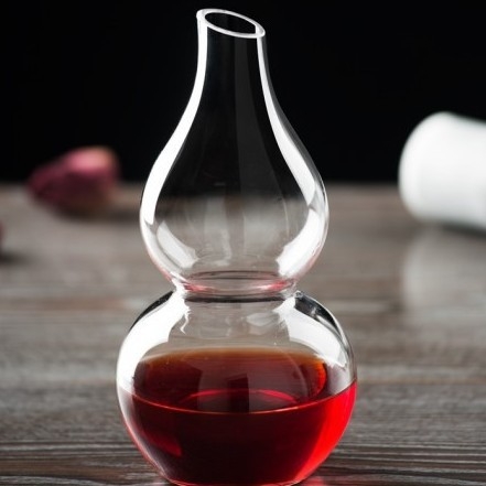 Decantor din sticlă, în formă de dovleac, turnat manual, 1000 ml+