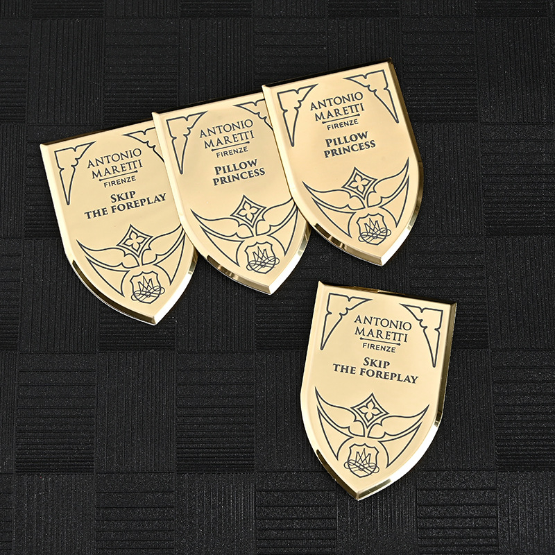 Semne metalice personalizate din aliaj de aluminiu, etichete pentru parfum, sticle de cosmetică curbate, etichete bronz vintage cu logo