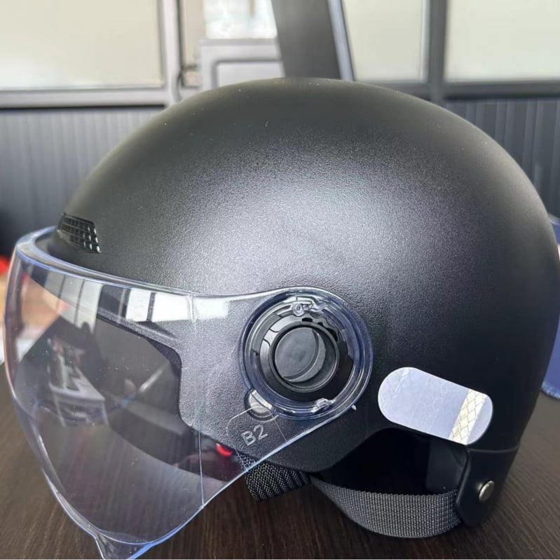 Ljetna kaciga s 3C certifikacijom prema novom Nacionalnom standardu A, unisex, prozračna i udobna za električne motocikle.