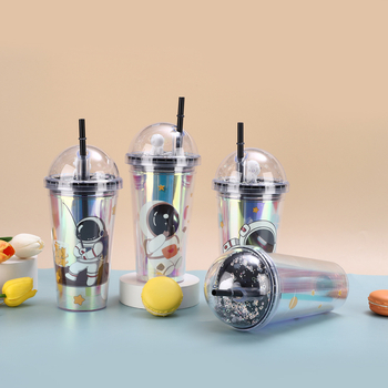 Astronaut desen animat: pahar din plastic cu dublu perete și pai – design creativ pentru vară