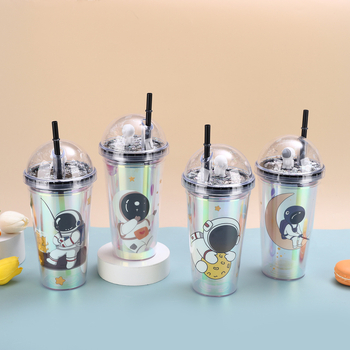 Astronaut desen animat: pahar din plastic cu dublu perete și pai – design creativ pentru vară