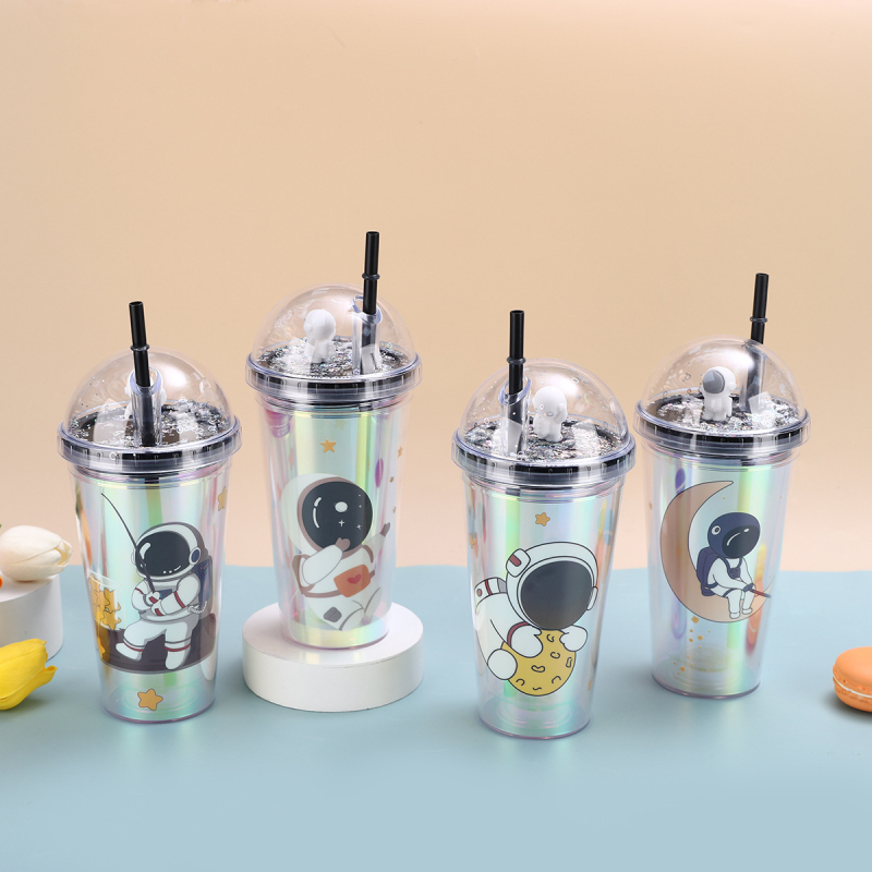 Astronaut desen animat: pahar din plastic cu dublu perete și pai – design creativ pentru vară