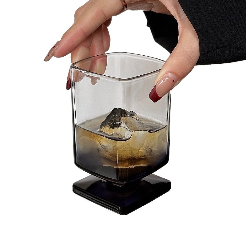 Pahar Melard cu picior scurt, design de nișă, pahar din sticlă pentru suc, apă carbogazoasă și cocktail