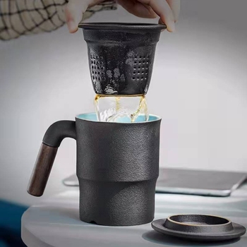 Ceașă ceramică pentru ceai cu filtru și separator, cană neagră cu capac, finisaj mat, gravură posibilă