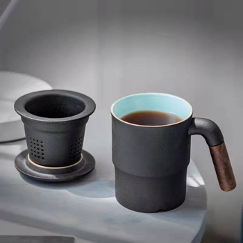 Ceașă ceramică pentru ceai cu filtru și separator, cană neagră cu capac, finisaj mat, gravură posibilă