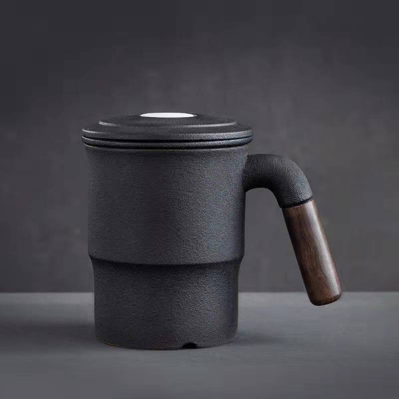 Ceașă ceramică pentru ceai cu filtru și separator, cană neagră cu capac, finisaj mat, gravură posibilă