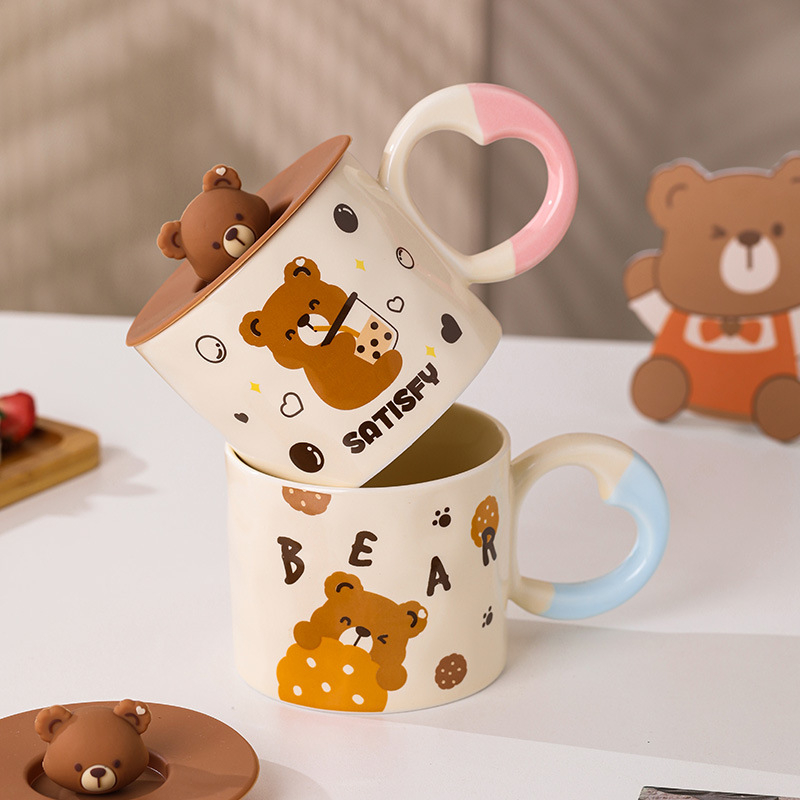 Cană ceramică cu capac și lingură, cu imagine cu ursuleț desen animat