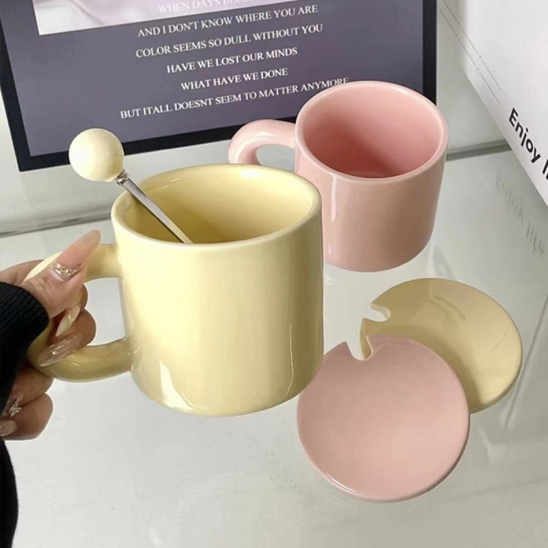 Cană ceramică Milk Fufu pentru cuplu, cu capac și linguriță – pentru cafea/ceai, la birou sau acasă