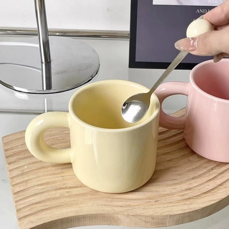 Cană ceramică Milk Fufu pentru cuplu, cu capac și linguriță – pentru cafea/ceai, la birou sau acasă