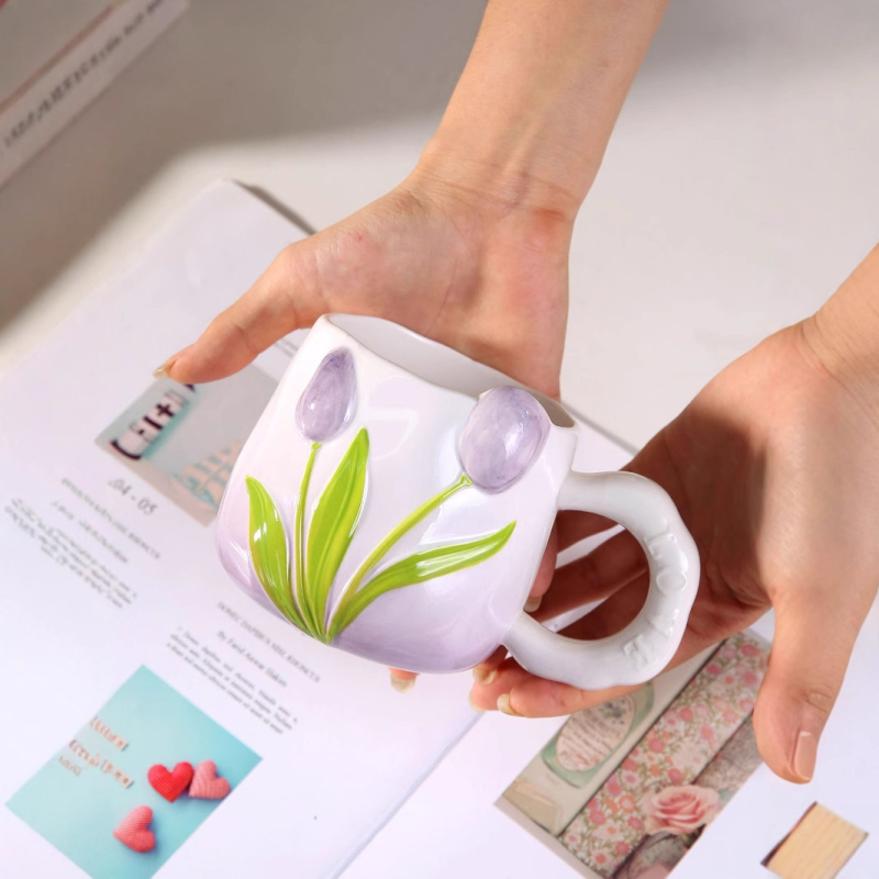 Cană de cafea ceramică în formă de lalea, pictură manuală sub glazură, design floral, pentru femei, estetică înaltă