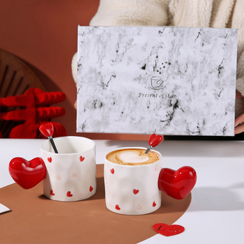Set de două căni ceramice cu inimă 3D – cadou de Ziua Îndrăgostiților, pentru cafea, mic dejun sau lapte