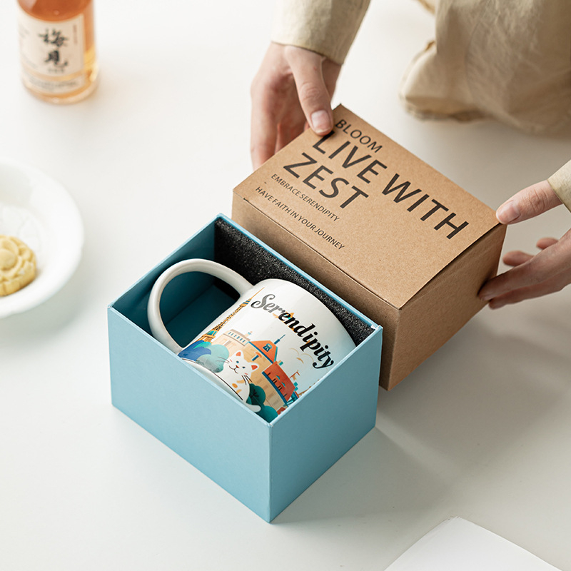 Ceașcă ceramică pentru cafea cu logo personalizat, cadou ideal.