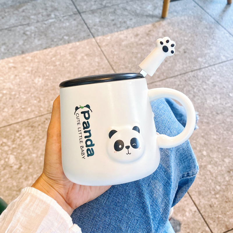 Cană Panda din ceramică cu capac și linguriță – pentru cupluri și copii, acasă și la birou