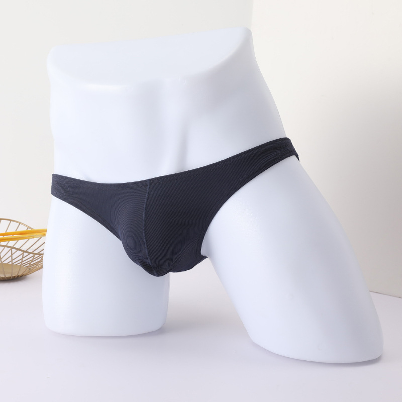 Muške tange s niskim strukom, svilenkasto glatke, seksi
