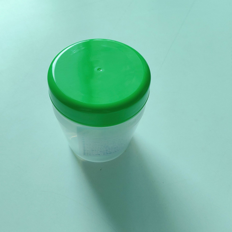 Pahar simplu, rezistent la cădere, cu capac, din plastic, mică capacitate, portabil, cu funcție de amestecare