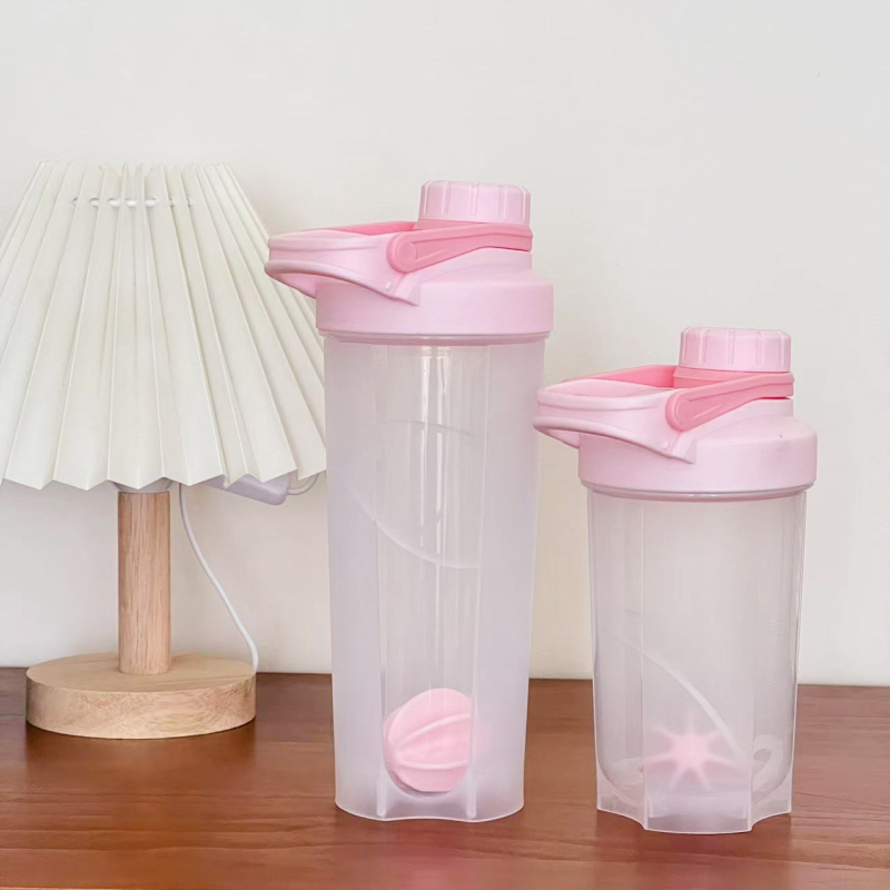 Cană albă pentru shake de proteine cu mixer enzimatic, recipient pentru fitness cu scară de măsurare, din plastic PP, cu bilă de amestecare