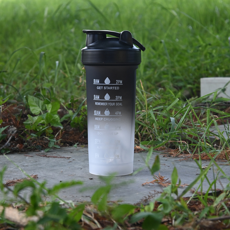 Shaker din plastic de 600 ml cu gradient mat, PP, capacitate mare pentru fitness, portabil pentru sport