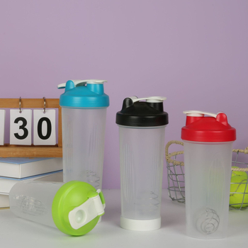 Cană shaker cu capac rabatabil și bilă de amestec încorporată, pentru proteine și smoothie, din plastic