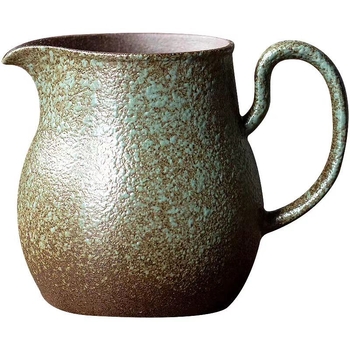 Set vintage de cafea turnată: cană-filtru ceramică și oală pentru cafea la picurare, ceramică