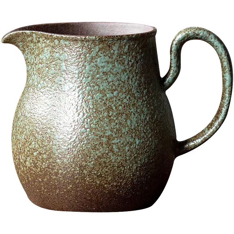 Set vintage de cafea turnată: cană-filtru ceramică și oală pentru cafea la picurare, ceramică