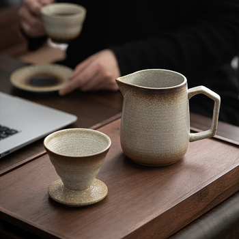 Set ceramic pentru prepararea cafelei prin turnare manuală, cu cană-filtru – stil vintage