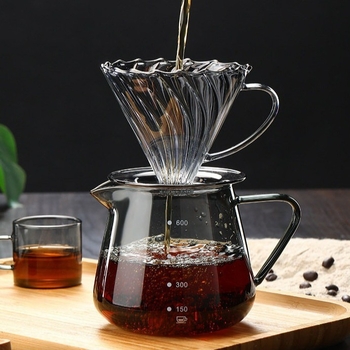 Pour-over kávéfőző boroszilikát üvegből, háromszög alakú fogantyúval