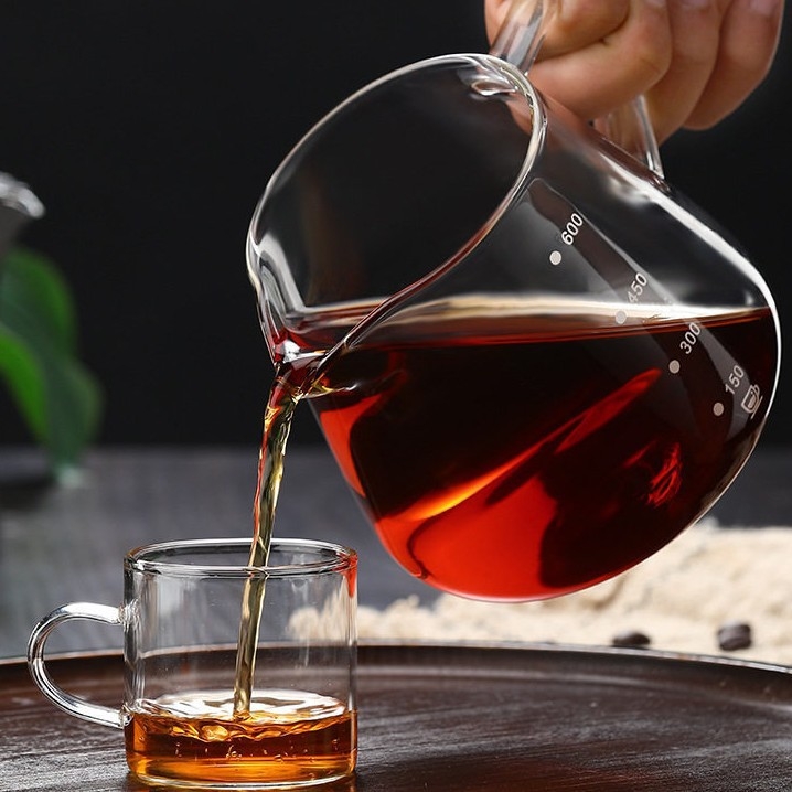 Pour-over kávéfőző boroszilikát üvegből, háromszög alakú fogantyúval