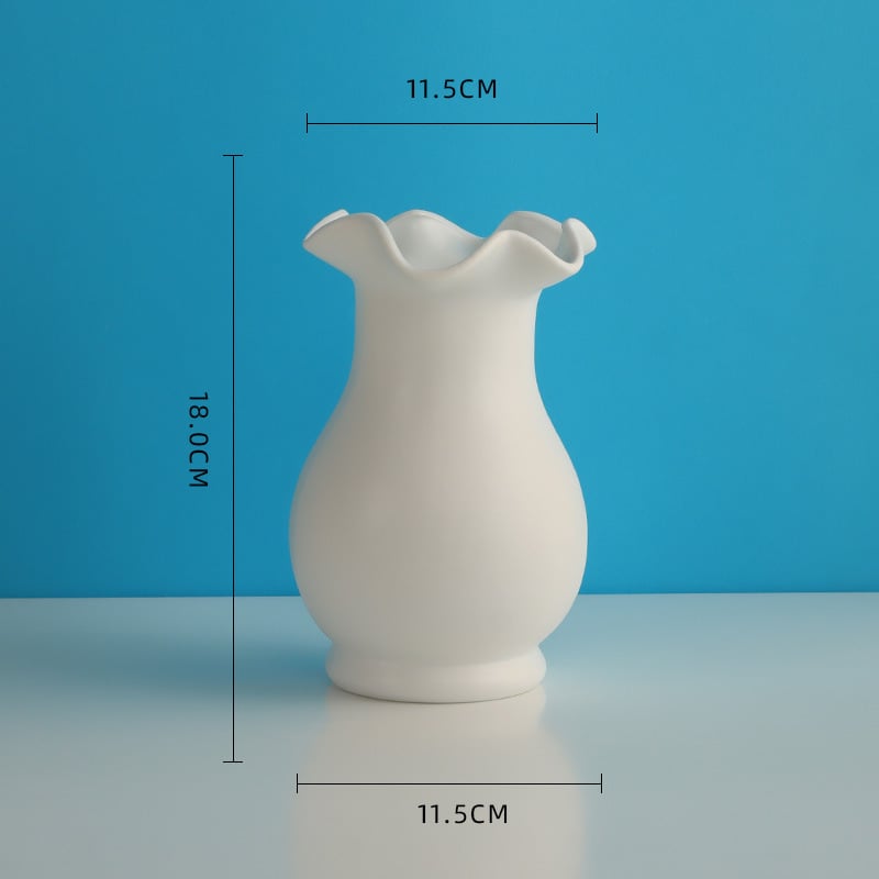 Vază albă din ceramică pentru flori uscate cu gypsophila, decor modern pentru sufragerie