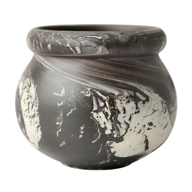 Ghiveci ceramic rotund, neglazurat, respirabil, lucrat manual