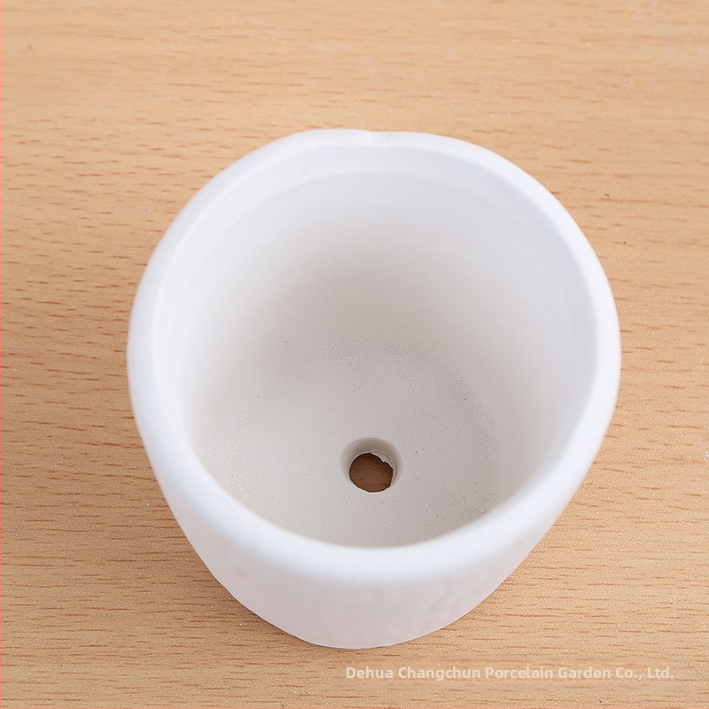 Ghiveci ceramic pentru suculente, în stil Nordic minimalist — neglazurat, respiră, absoarbe umezeala, ușor de colorat, finisaj rustic.