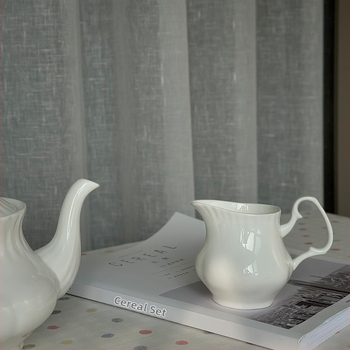 Set elegant vintage din ceramic pentru cafea: cafetieră ceramică, borcănel de zahăr, recipient pentru lapte, vas în formă de dovleac, ceainic alb cu relief, sticlă de apă cu capacitate mare