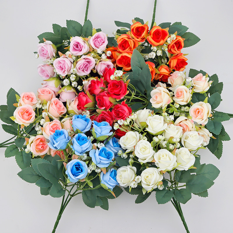 Buchet de trandafiri de mătase, ținut în mână, pentru nunți și decor de casă