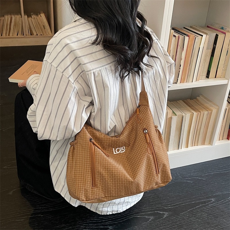 Ženska torba u obliku roga, crossbody torba s naramenicom, vodootporna, velika kapaciteta, model 2026