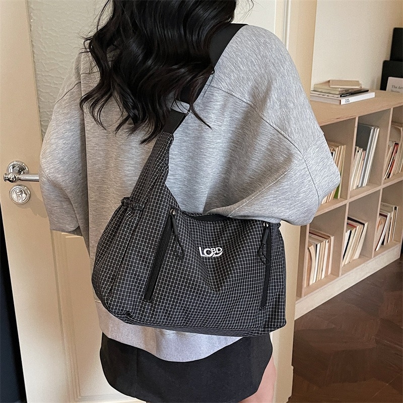 Ženska torba u obliku roga, crossbody torba s naramenicom, vodootporna, velika kapaciteta, model 2026