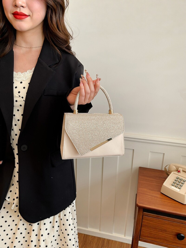 Ženska mala kvadratna crossbody torba za proljeće-ljeto 2026 – minimalistički dnevni model, PU koža
