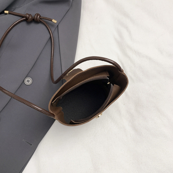 Ženska luksuzna bucket torba, nova sezona, retro minimalistički crossbody