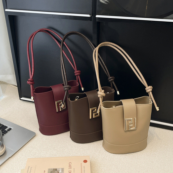 Ženska luksuzna bucket torba, nova sezona, retro minimalistički crossbody