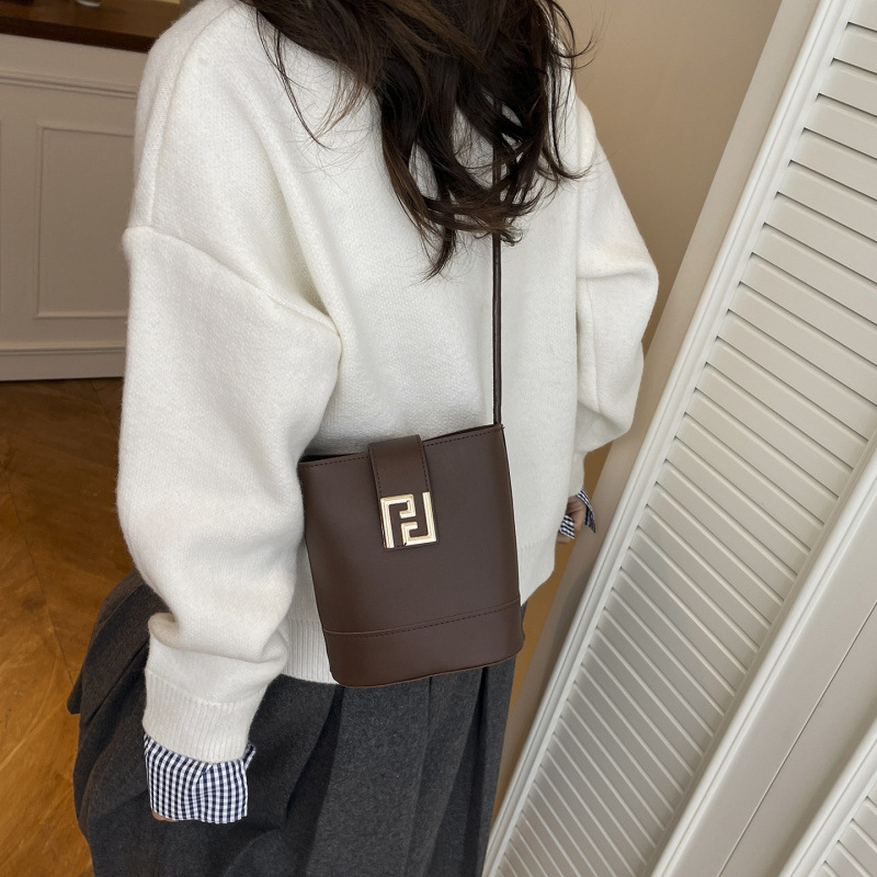 Ženska luksuzna bucket torba, nova sezona, retro minimalistički crossbody