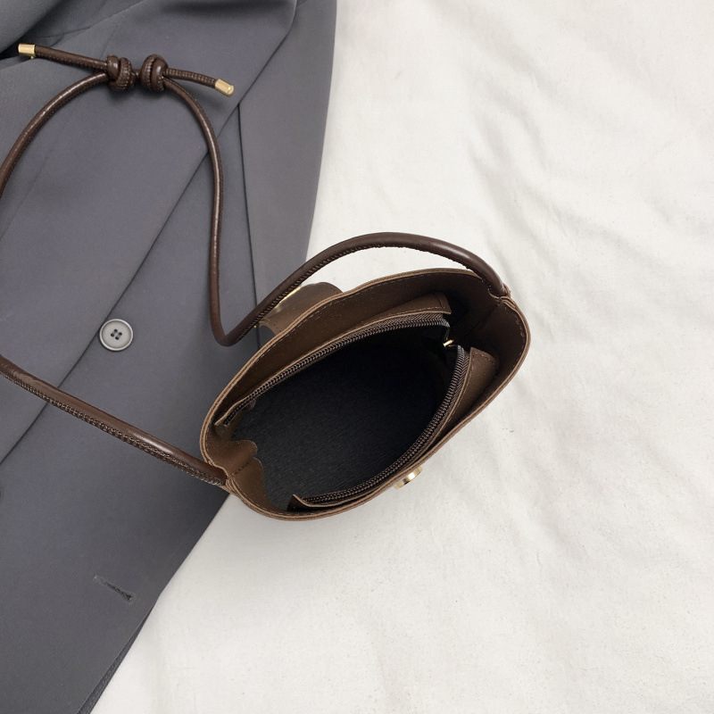 Ženska luksuzna bucket torba, nova sezona, retro minimalistički crossbody