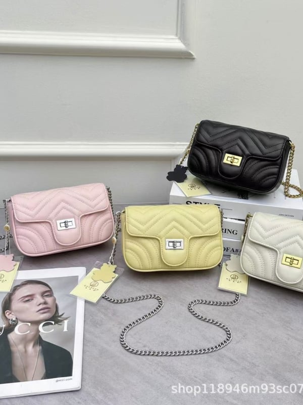 Kožna crossbody torbica s teksturom, gradski jednostavan stil, mali kvadratni oblik, svakodnevna upotreba