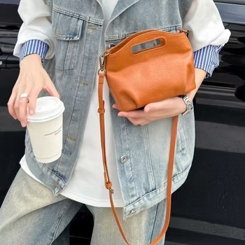 Ženska mala kvadratna crossbody torbica od prave kože s biljnim taninomom, 2025 novi retro stil