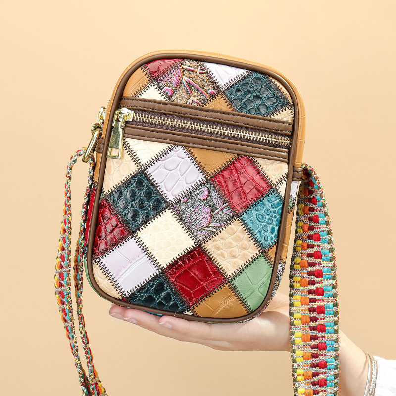 Ženska mini crossbody torbica – kompaktni kvadratni dizajn, prirodna koža, ljeto 2023